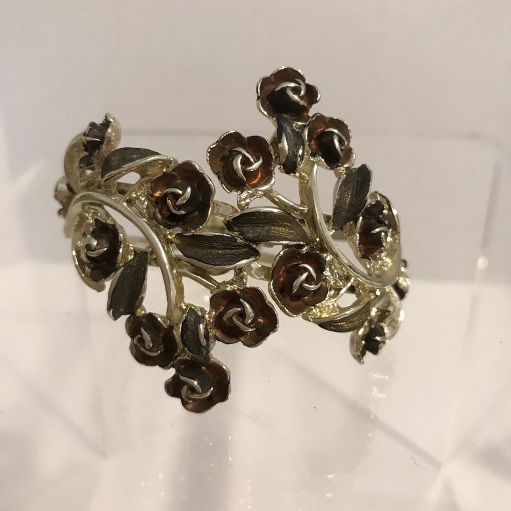 Women’s Vintage Floral Hinged Cuff Bracelet